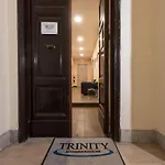 Trinity Luxury بيت ضيافة روما