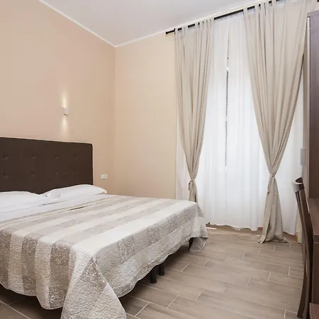 בית הארחה Trinity Luxury