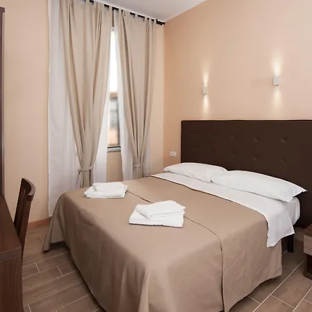 ترينيتي لوكشري روومز روما