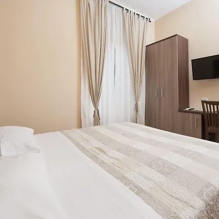 بيت ضيافة ترينيتي لوكشري روومز 4*