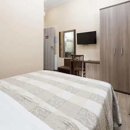 بيت ضيافة ترينيتي لوكشري روومز روما