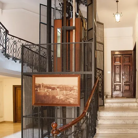 Trinity Luxury Gasthuis 4*